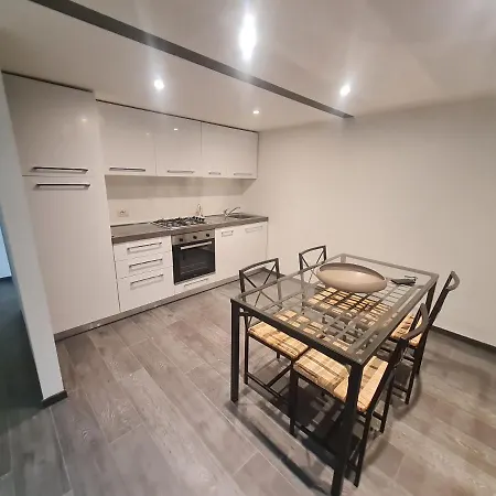 Isola - Ugo Bassi Charme Loft Apartment
