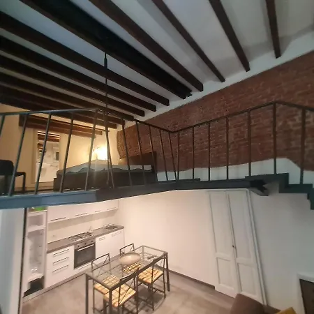 Isola - Ugo Bassi Charme Loft Milaan
